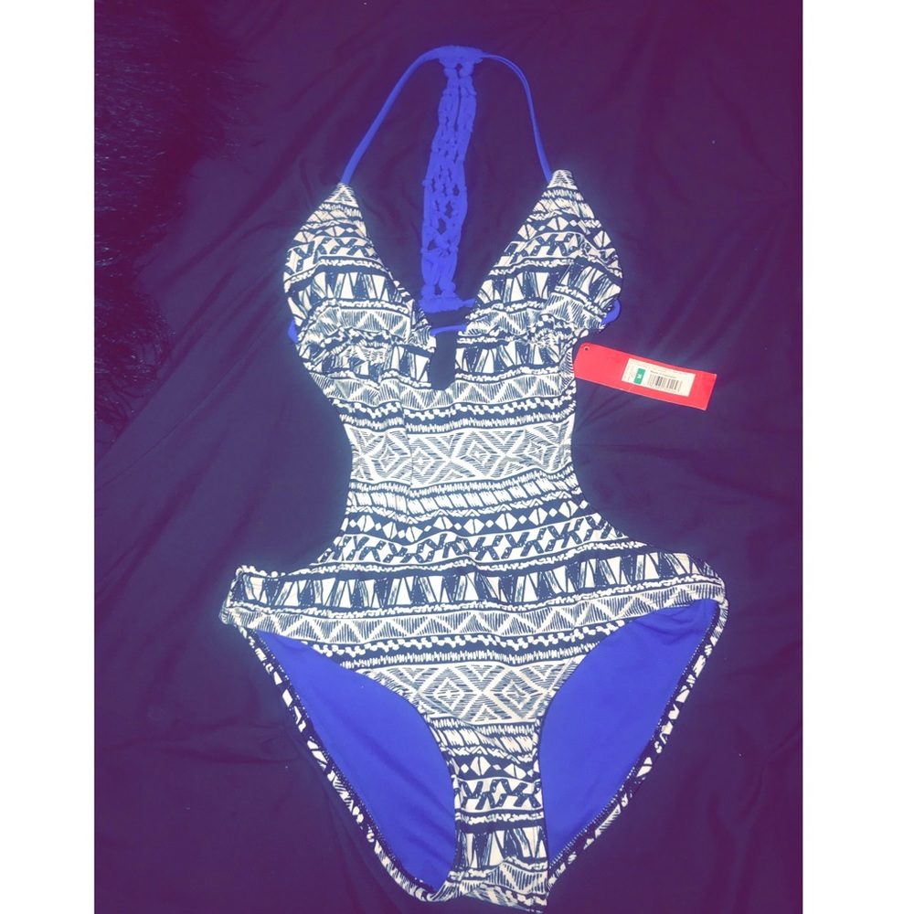 Xhilaration swimsuit - Picture 1 of 2